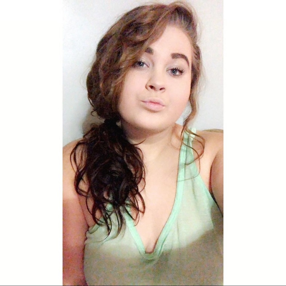 Meet your Posher, Justina